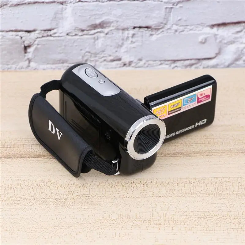 Mini Video DV Camcorder Handheld 16 Million Pixels Digital Camera LED Flash Digital Zoom 20 Inch Home Outdoor Video Recorder