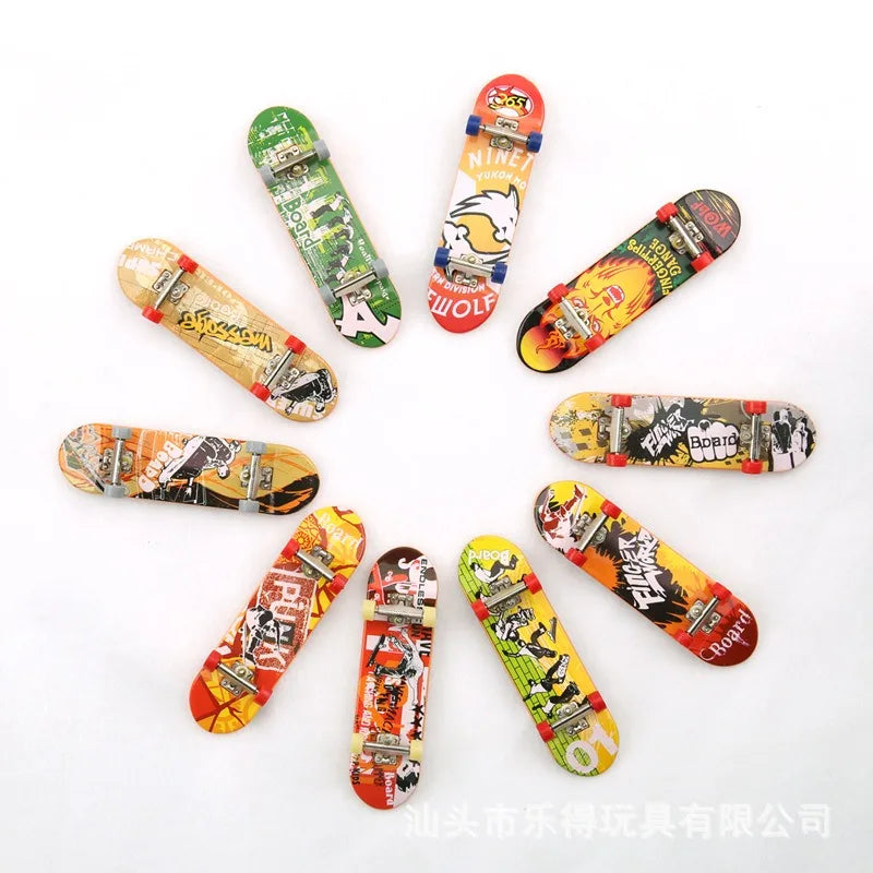 Mini Finger Skateboard Deck Board Fingerboard Ramps Boys Games Adult Novelty Children Training Props Skateboard Ramp Toy for Kid